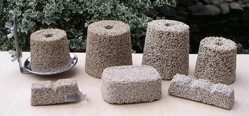 NatMin Merkels Mineralmenü - Mineralstein für Aras und große Papageien 500g